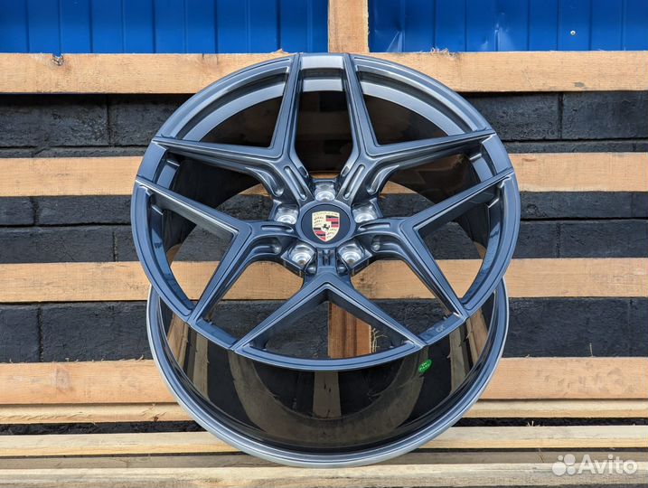 Диски GT Forged R22 оригинал на Porsche Cayenne