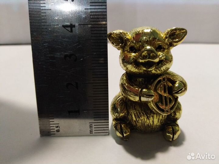 Декоративная фигурка 