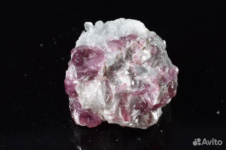 Турмалин (рубеллит), клевеландит. Лот №672