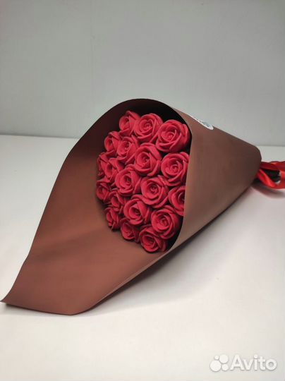 Красные Розы из Белого Шоколада - 19 шт в Букете