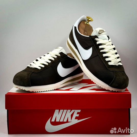 Женские кроссовки Nike Cortez