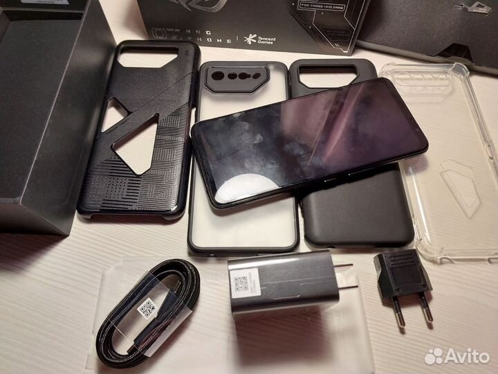 ASUS ROG Phone 7, 8/256 ГБ