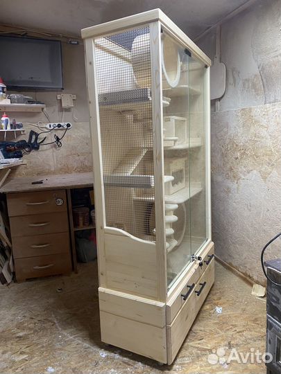 Витрина- клетка для шиншилл,дегу,белок и др