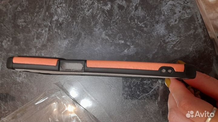 Защитный чехол на телефон