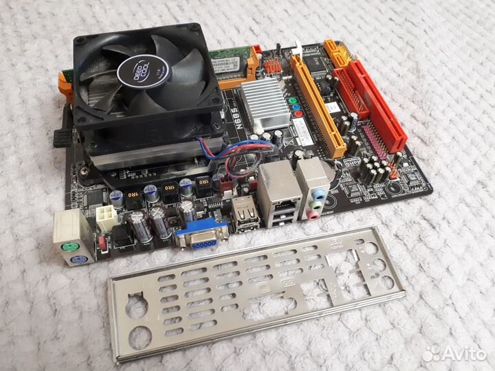 Biostar N68S3 + AMD Athlon X2 7550 + DDR2 1G