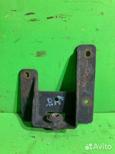 Кронштейн радиатора scania R420