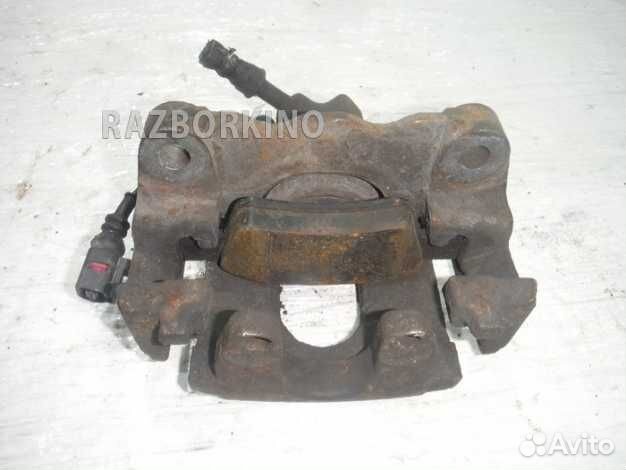 Суппорт задний правый Volkswagen Transporter T5