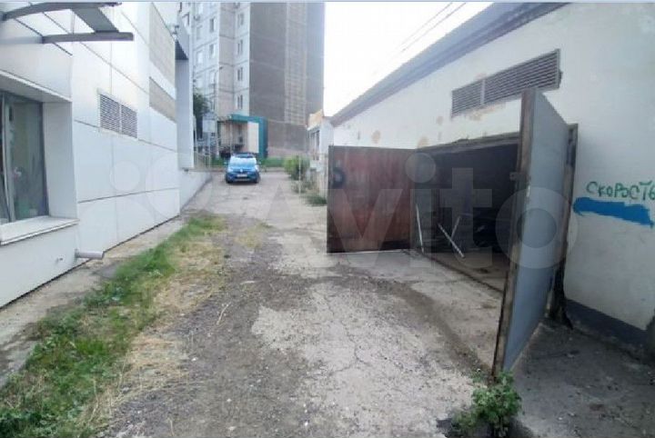 Гараж, > 30 м²