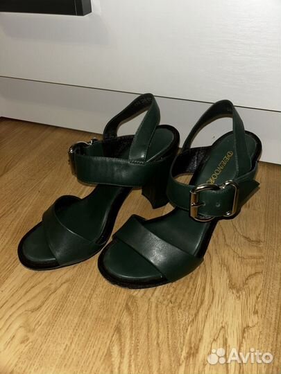 Босоножки женские