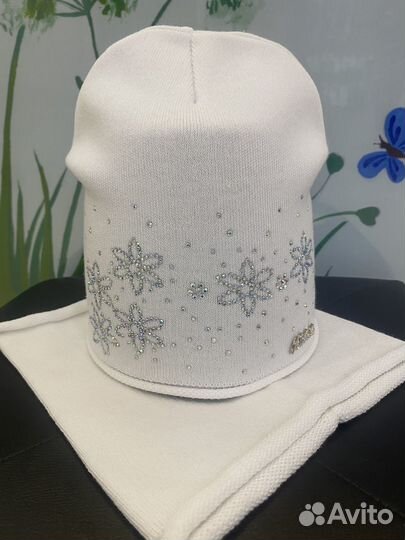 Комплект на девочку шапка и снуд