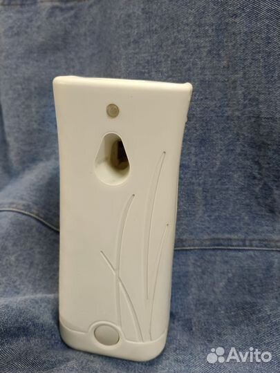 Автоматический диспенсер для освежителя Air wick