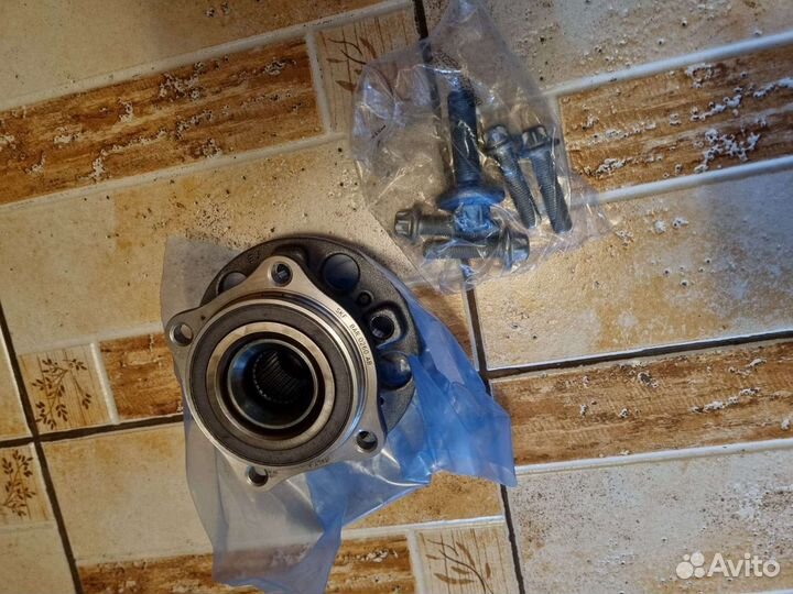 Передняя ступица колеса (подшипник)