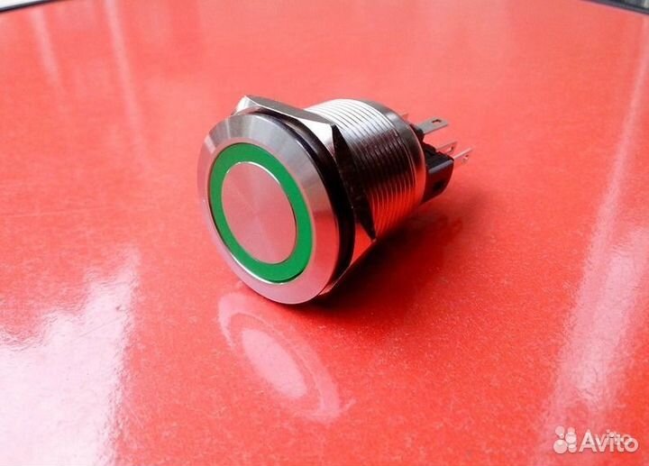 Кнопка без фиксации с зеленой подсветкой