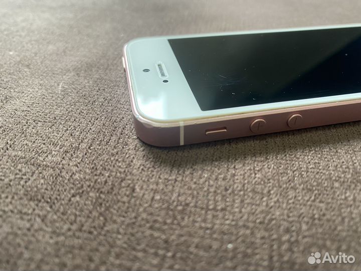 Телефон iPhone se