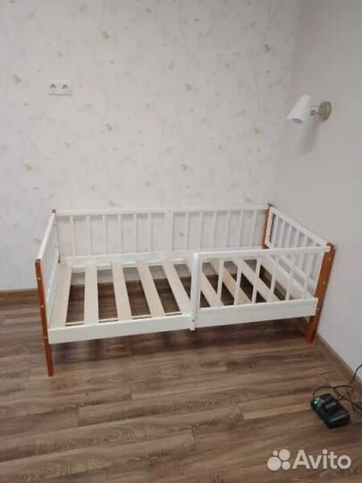 Кроватка от 2х лет Лисенок с бортиком из натуральн