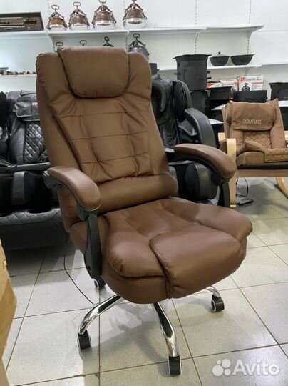 Офисное кресло янтарное