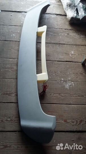 Спойлер Toyota Land Cruiser 100 VX