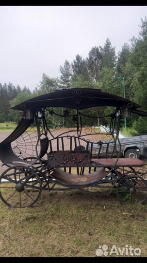 Кованный Мангал с крышей в виде кареты