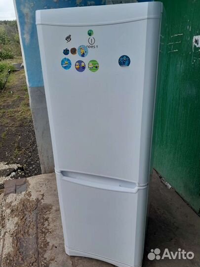 Холодильник бу indesit.Достака