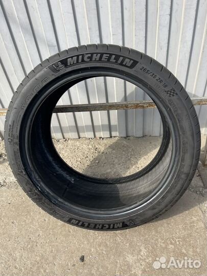 Michelin Pilot Sport 4 245/40 R18 и 265/35 R18 97Y