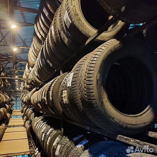 Kumho WinterCraft KW27 215/65 R17 98V