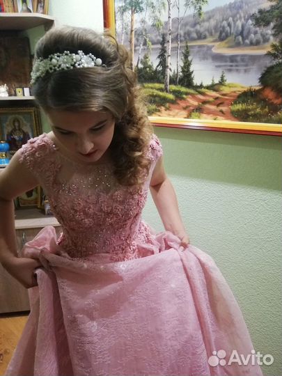 Нарядное платье для девушек
