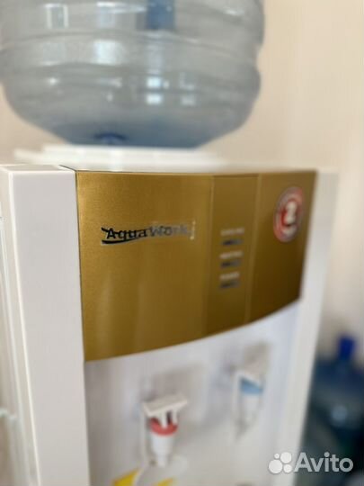 Кулер для воды напольный