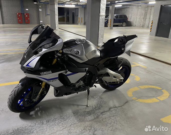 Yamaha R1M