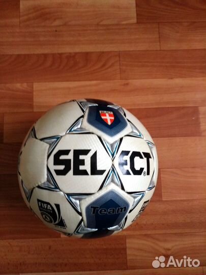 Футбольные мячи