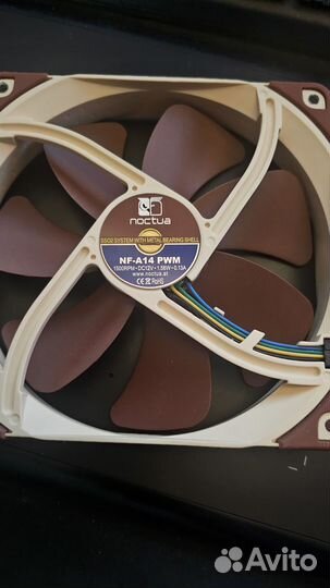 Noctua NF-A14 PWM 300-1500 оборотов