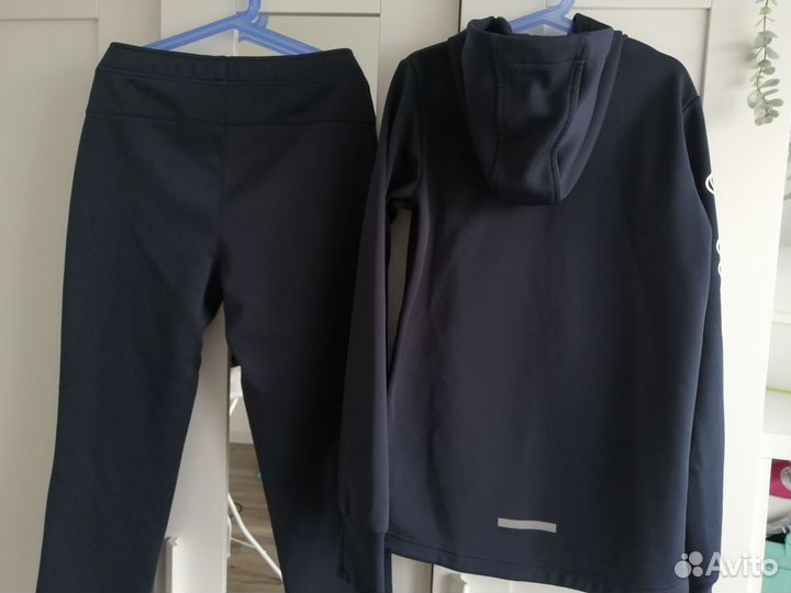 Продам спортивный костюм fila