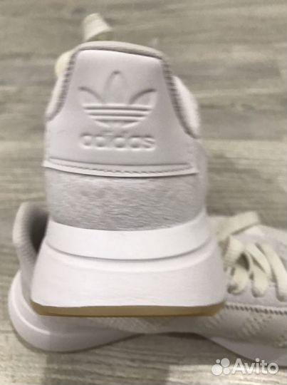 Кроссовки adidas original 36р