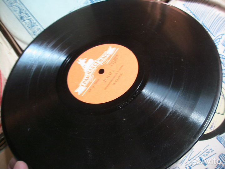 Пластинки патефонные 50х-60х г. 80 шт. одним лотом