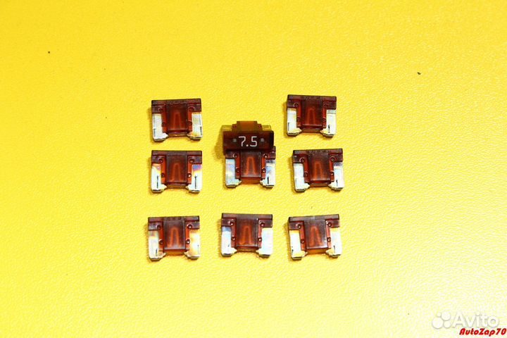 Lexus RX450h Предохранитель 7,5 А
