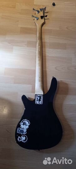 Бас гитара Maxtone Traditional