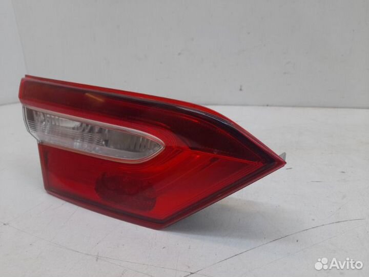 Фонарь в крышку багажника левый Toyota Camry XV70