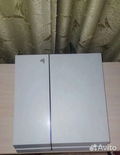Ps4 fat 500 gb,дополнительно второй геймпад,игры