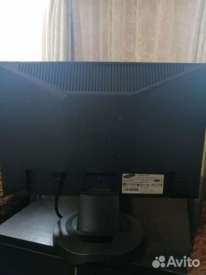 Монитор Samsung