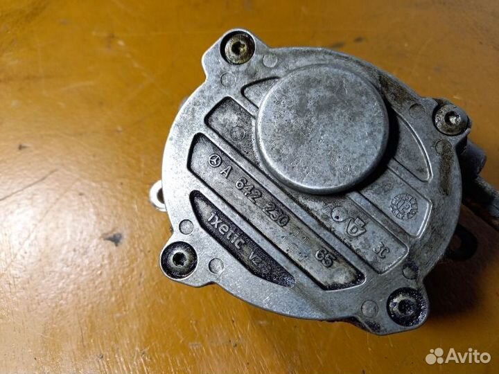 Насос вакуумный Mercedes Ml W164 OM642 3.0 CDI