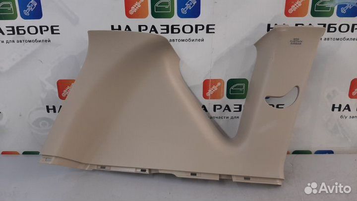 Накладка на стойку внутренняя задняя левая Toyota