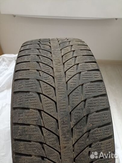 Triangle Snowlink TWT02 235/45 R18