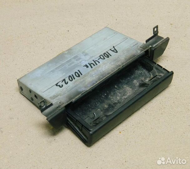 Пепельница Audi 100 C3