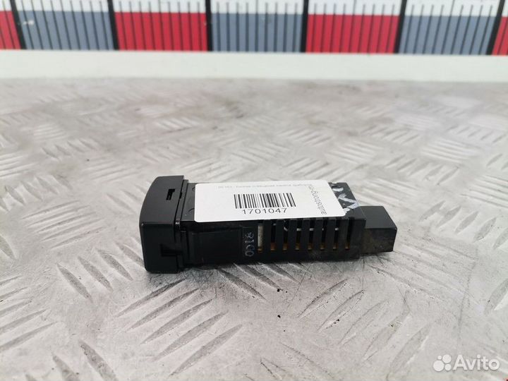 Кнопка освещения панели приборов Mazda Demio