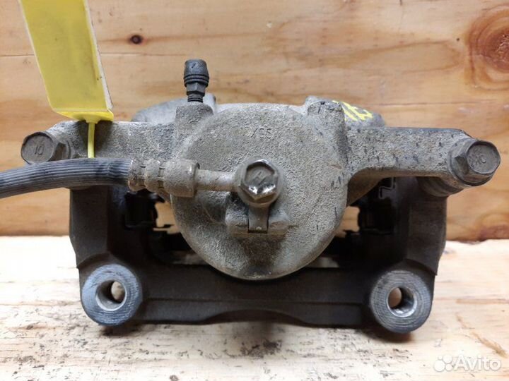 Суппорт лев. перед. nissan X-trail