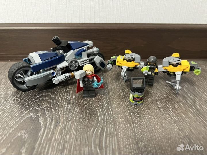 Lego Marvel 76142 Атака на спортбайке