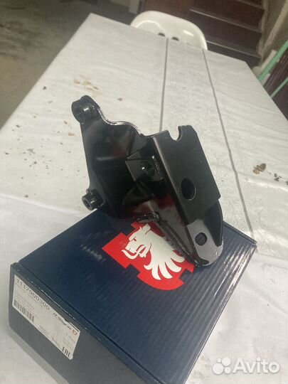 Кронштейн двигателя 1117900300