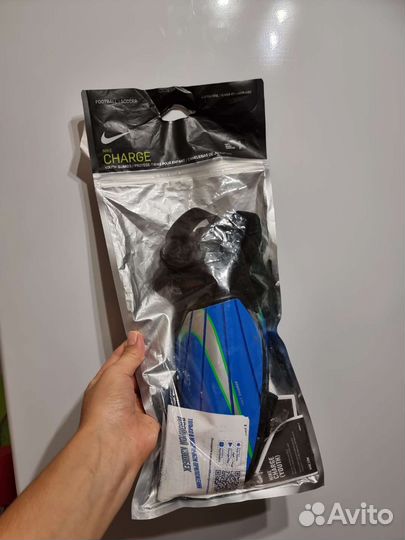 Футбольные щитки