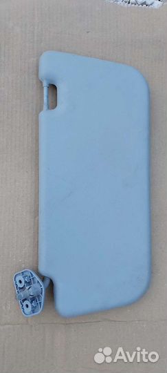 Козырек солнцезащитный правый. Mitsubishi Colt Z34