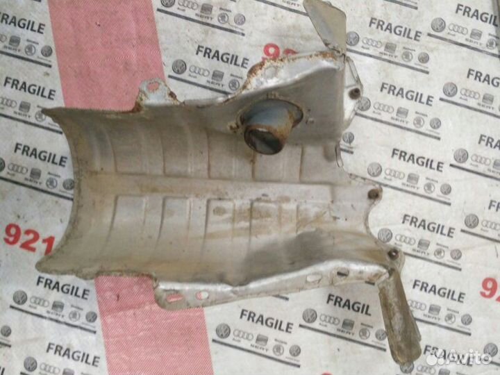 Защитный экран выпускного коллектора Citroen C4 2