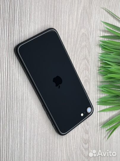 iPhone SE 2020 128GB Black (идеальное состояние)